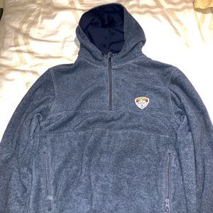 Medium element sweater